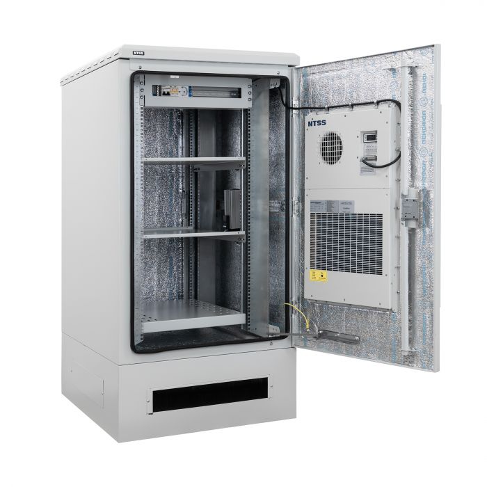 Шкаф напольный климатический NTSS RT 42U (ШхВхГ) 700x2175x800 мм, 4 профиля 19, с кондиционером 1.5 кВт, IP55, серый RAL 7035