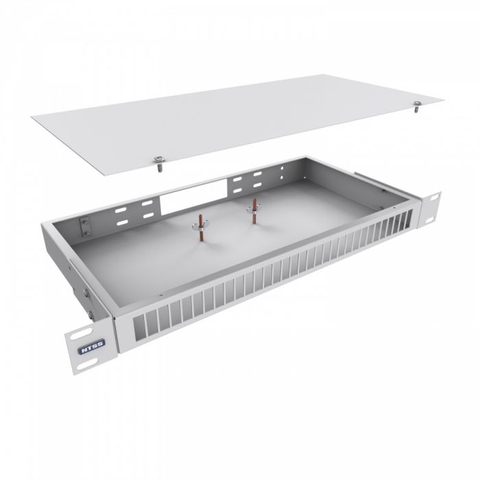 Кросс NTSS оптический 19'' укомплектованный 1U, 8 портов SC/UPC duplex, 50/125 мкм ОМ4 (сплошная панель, сплайс-кассета, пигтейлы, КДЗС, адаптеры) серый RAL 7035