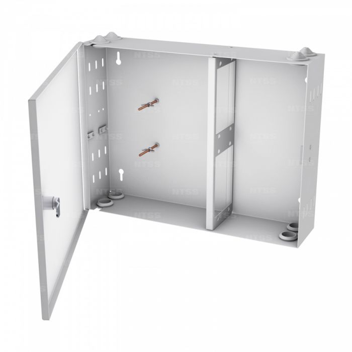  Кросс NTSS оптический настенный частично укомплектованный 24/32 порта FC/ST (планка FC/ST-4шт, планка-заглушка-1шт, сплайс-кассета-1шт) серый RAL 7035