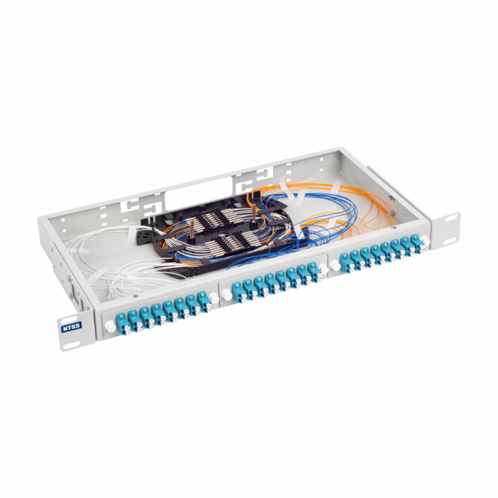 Разветвитель NTSS PREMIUM сплавной 16*1х2 (70/30) оконцованный LC/UPC 9/125, буфер 0.9мм 1310/1550 установлен в 19" 1U кросс